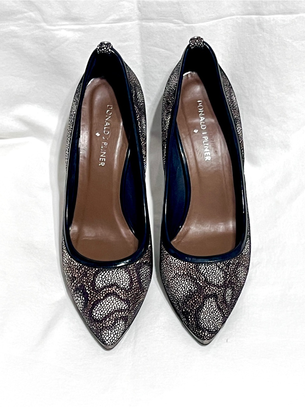 Donald J Pliner Python Print Pointed Toe Pumps 8N - Picture 2 of 7